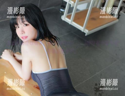 透过高清在线镜头，Addielyn(에디린)的白衣少女与你共舞在微光中！