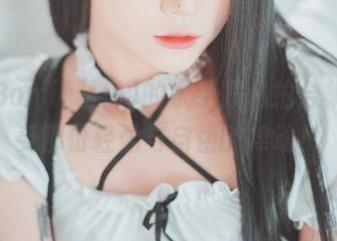 走进Bomi(普美)的水手服私拍合集，感受那份轻盈与自由的律动！