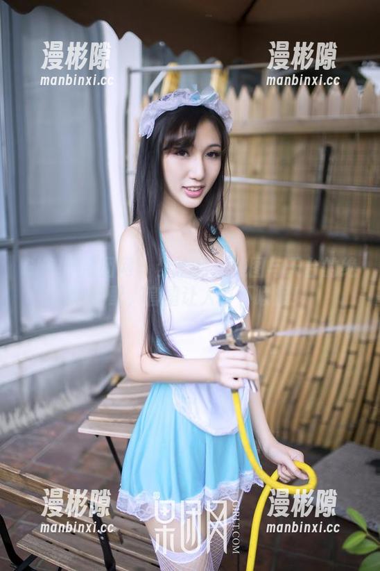 GIRLT果团网 - 梦心月：美图与天台的绝妙搭配，套图让人目不暇接！