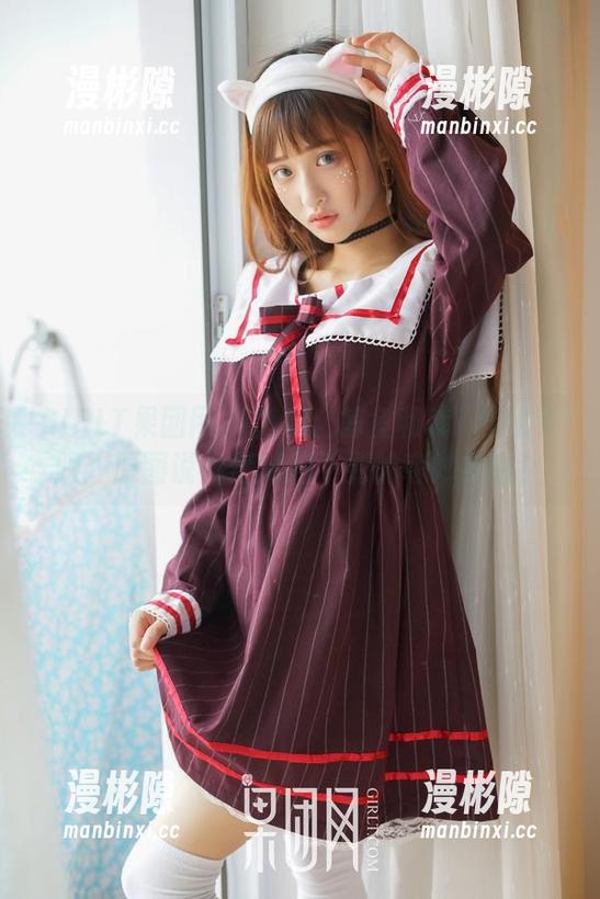 GIRLT果团网 - 鹦鹉、鲸鱼和龚玥菲水手服：原图说你绝对想不到的奇妙组合！