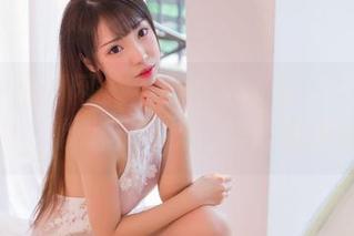 GIRLT果团网 – 不小心看了龚玥菲的灰丝写真，心跳那么快，难道是错觉？