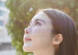 MiiTao蜜桃社 – 从琉璃lily的校园写真看无圣光的意境，物是人非却乐在其中