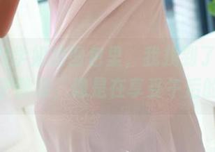 在ROSI学姐的图包里，我找到了一种说不出的宁静感，像是在享受午后的阳光。