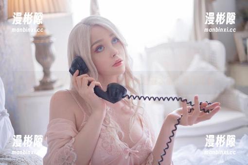 Sayathefox的泳池直播：让美图在水面上荡漾开来！