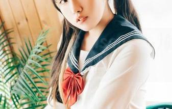 在皮衣的包裹中：Sonson(손손)的独特Cos写真体验