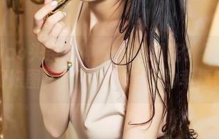 TouTiao头条女神 – 走马观花？不！李思彤的厨娘图库，下载就是你的幸福密码！
