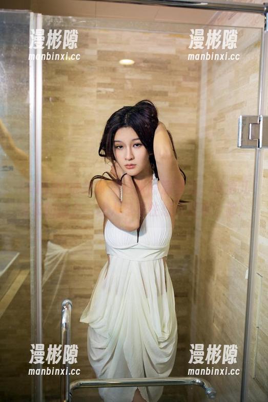 TuiGirl推女郎 - 这张高清壁纸，林清儿泳衣的魅力，让人忍不住想点开看个够！