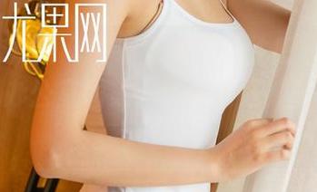 UGirls尤果网 – 职场也能‘性感’！李唯一全套办公室图集，你准备好被吸引了吗？
