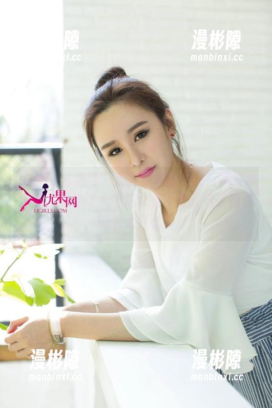 UGirls尤果网-颜美汐 UGirls尤果网 - 颜美汐美图合集:她在泳池里,真是让人怀疑水是不是开启了魔法,因为太好看了!