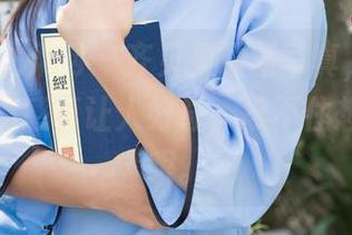 UGirls尤果网 – 齐贝贝最新写真，那个女孩的神秘感真让人好奇，忍不住想多看几眼。