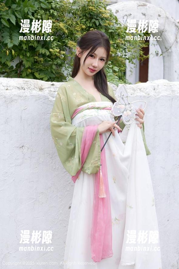 Xiuren秀人网 - 别再让职业装无趣！Carol周妍希美图合集给你新灵感