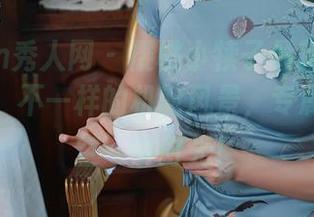 Xiuren秀人网 – 樱桃小犊子最新空姐套图频道：不一样的机舱风景，专属你的‘空’中时光！