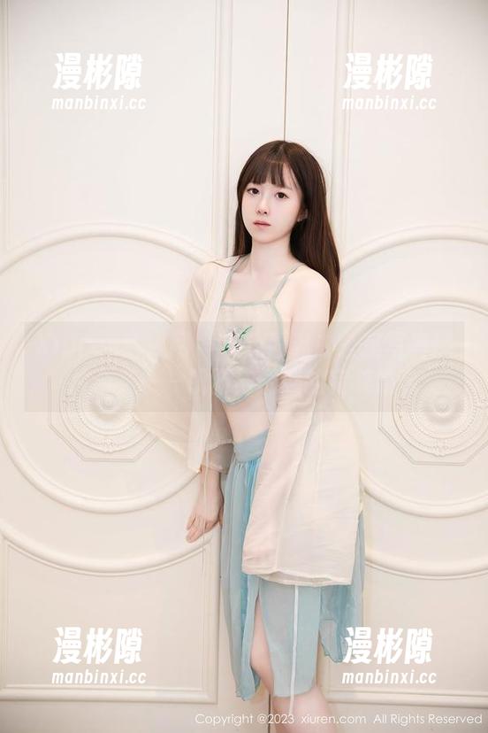 Xiuren秀人网 - 白兔西希办公室写真照片合集——职场与诱惑的完美结合