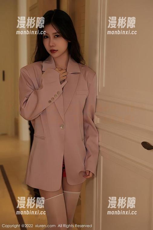 Xiuren秀人网 - 来看看糯美子MINIbabe的礼服变奏曲，下载你的美丽灵感！