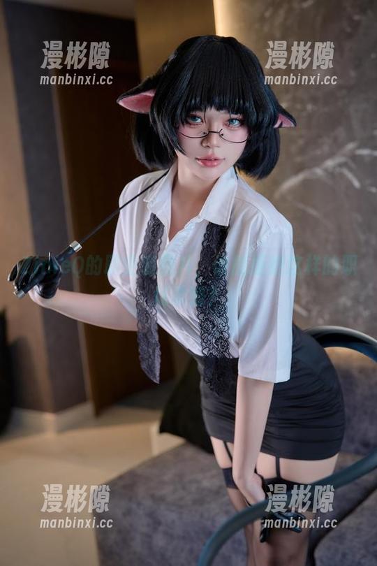 ZinieQ的职业装图片，谁能拒绝这样的职场诱惑？