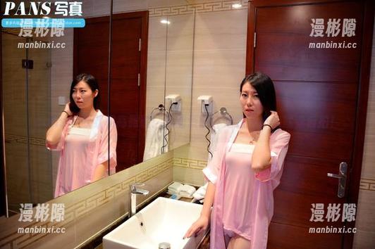 pans - 默默和高跟鞋：原图资源，走路不小心就变自拍！