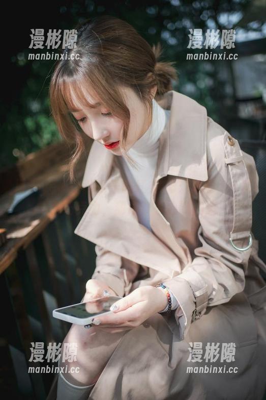 属于yeeun孙乐乐的红衣2B：她的cos就像巧克力，甜得让人心跳加速