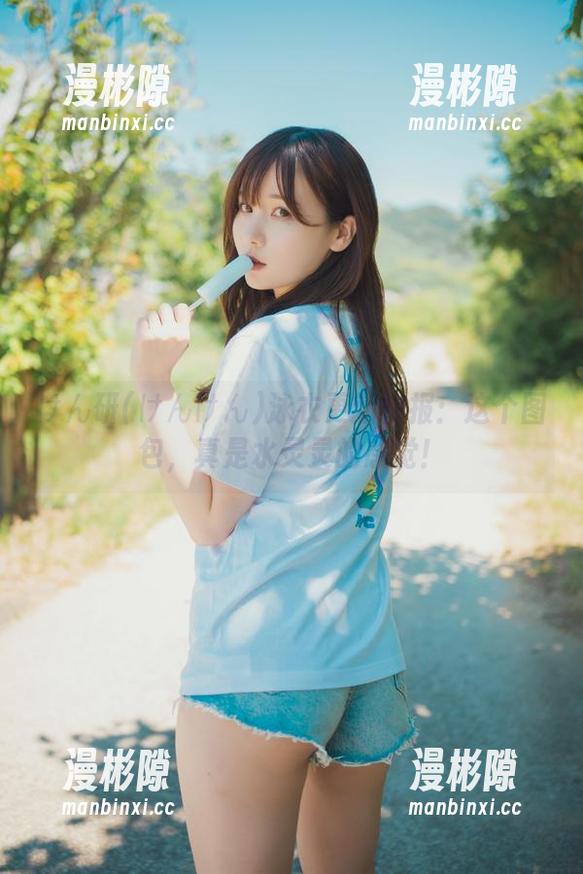 けん研(けんけん)泳衣更新快报：这个图包，真是水灵灵的感觉！