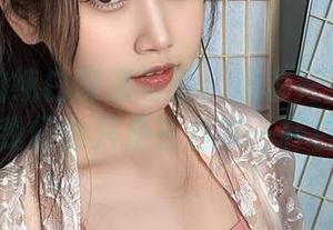 不呆猫的纯白高清写真：追求完美的生活，其实我们也只是在追求一杯白开水。