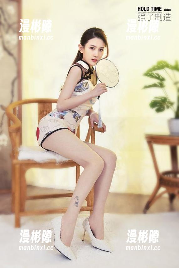 丽柜 - 左左的网袜梦境：下载美好，留住那一瞬光芒！