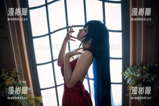 分享伊喵君_Nya的写真集：明日方舟巫恋，感受一下看猫咪也能充电！