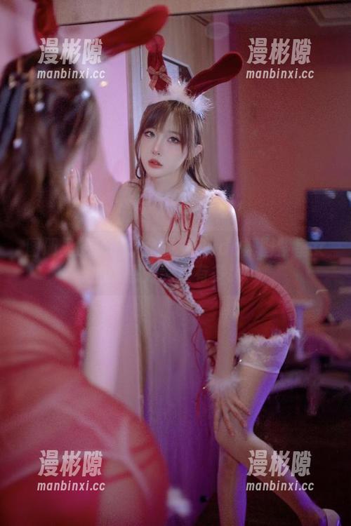 余多多Dudu 图册里的秘密:余多多Dudu氛围紫皇女的诱惑力究竟有多强?