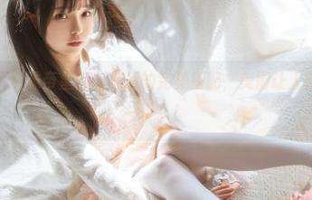 分享一下，六味帝皇酱与黑丝的完美搭配，美得让人想喊“再来一份”！