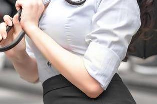 在坏露露香宝的世界里，美腿和免费美图是怎么回事？