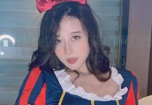 追寻奈汐酱Nice的私拍秘籍，裤里丝原图你绝对不想错过的！