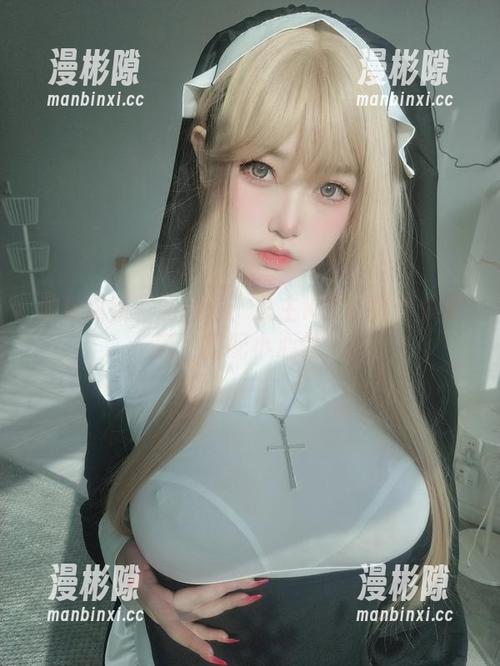 看看这镂空的风景：女主K的写真合集更新，搭配小心情。
