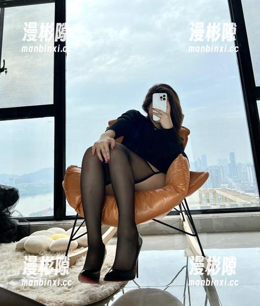 安妮yoo 微密圈 - 免费送给你:安妮yoo的墨绿内衣套图,让你的生活多一点色彩、少一点平淡!