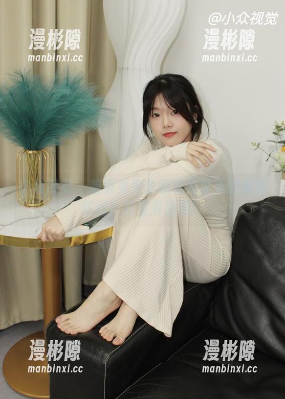 小众视觉 - 想要免费收藏思姐夏天的美丽瞬间？这里有图集！