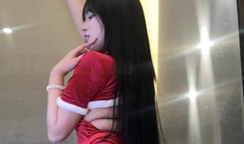 微密圈 – 看小优优子的车内豹纹美图，真想一秒钟下载成我的屏保！
