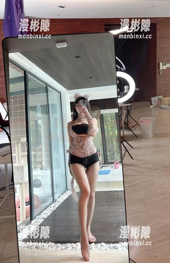 微密圈 - 小玉吃果冻的黑渔网写真合集，异域魅力的禁忌诱惑