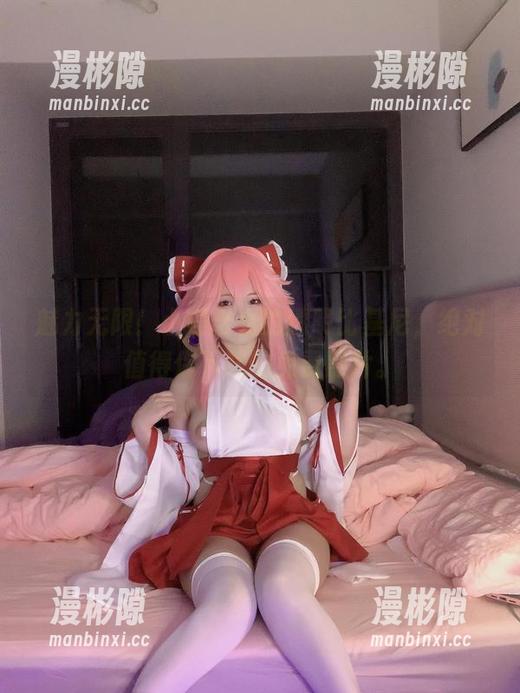 魅力无限！小瑶幺幺的透明比基尼，绝对值得你下载的免费照片。