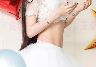 尤果网 – 佐以白衬衫的魅力，王莹的写真资源独一无二