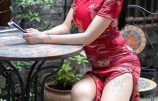 尤蜜荟 – 从黑丝到美图，周琰琳LIN照片里的秘密，真得是太吸引了！