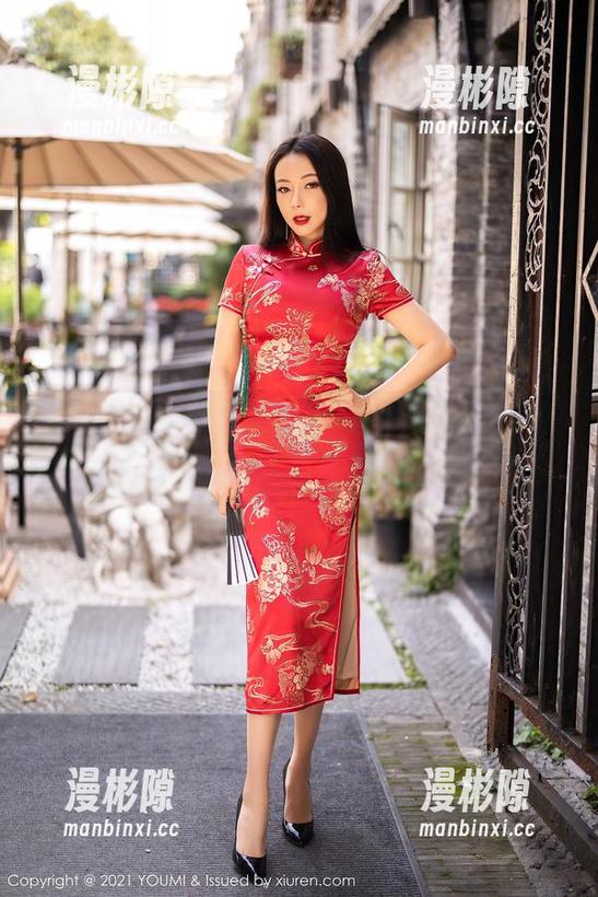 尤蜜荟 - 谁说棉袜不能上天？“心妍小公主”的写真作品让袜子飞出天际！