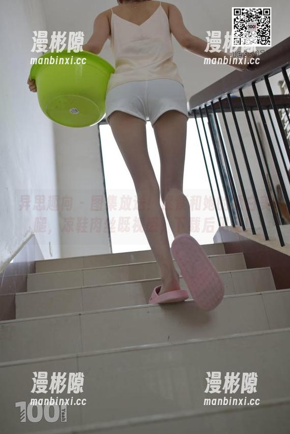 异思趣向 - 图集放送！紫紫和她的透白美腿，凉鞋肉丝既视感，下载后见证！