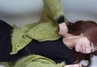 推女郎 – “白裙上的林萌萌：一场时尚与幽默的互动”写真