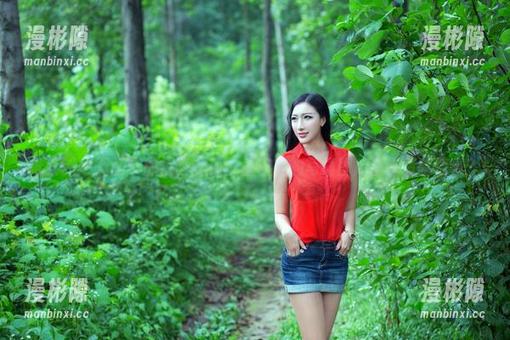 推女郎 - 万圣节的疯狂之夜：王馨瑶的写真图库里都有啥惊喜？
