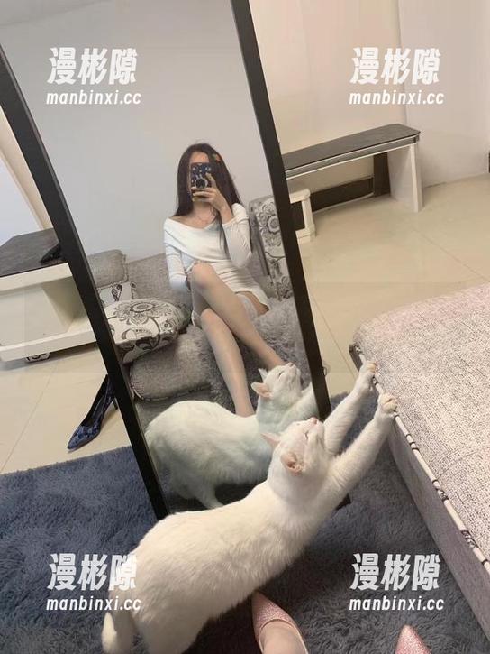 微密圈 - 提袜少女微信朋友圈系列：无圣光图集中流露的神秘感！