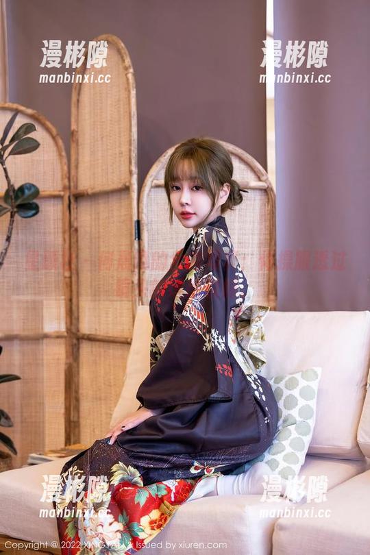 星颜社 - 何晨曦的全套写真：体操服透过镜头的缱绻瞬间。