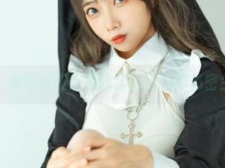 杏仁曲奇合集：那些比基尼下的秘密生活