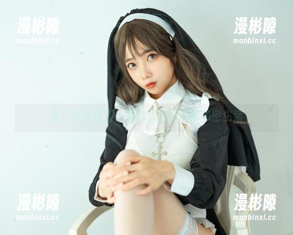 杏仁曲奇合集：那些比基尼下的秘密生活