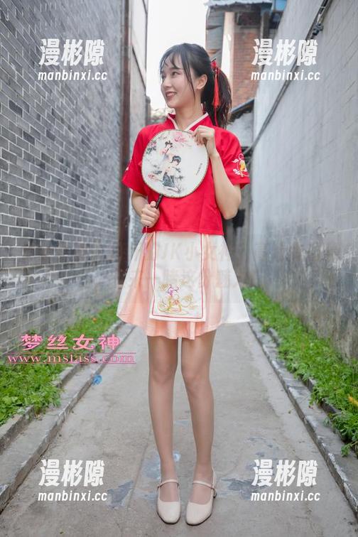 梦丝女神 - 仟仟的JK小女神：高清作品集，快来一睹这份魅力！