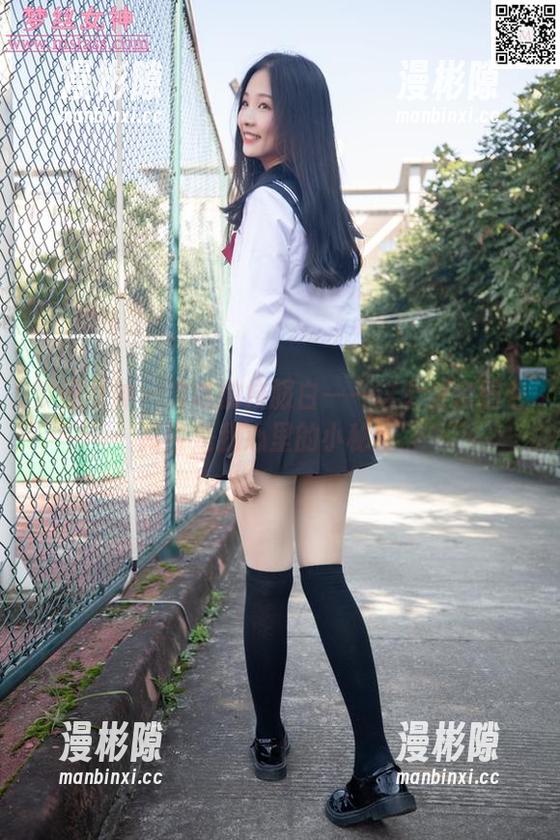 梦丝女神 - 灵唯的校服白——这个全套图包简直是我心里的小秘密。