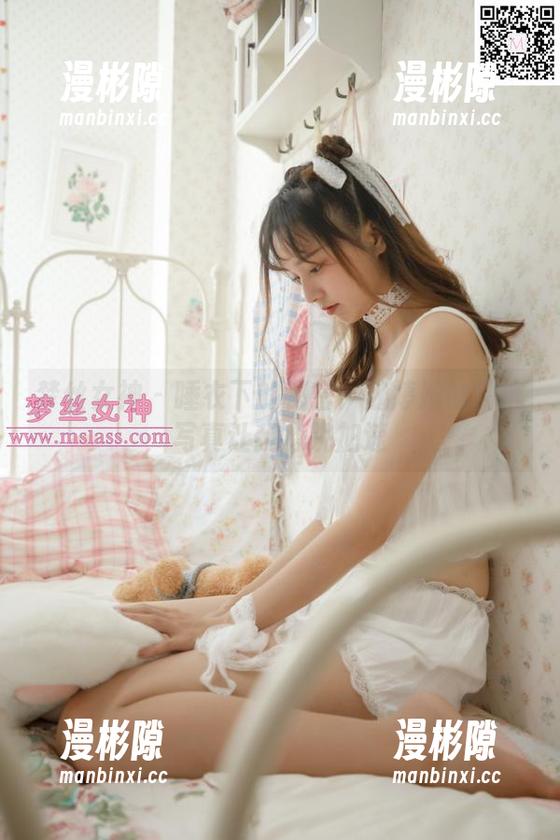 梦丝女神 - 睡衣下的秘密：魏婷婷的精选写真让我心跳加速