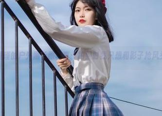 梨瑾瑾的户外黑长服写真：拍照时我只想和影子抢风头！