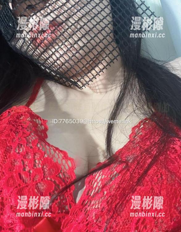 微密圈 - 楚楚不吃鱼的作品：秘书级别的可爱，下载只需一键，无需小纸条！